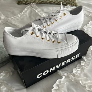 Size 8.5 Platform Converse
